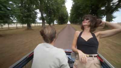 [ Woman singing in French ] - Love Trip: Paris