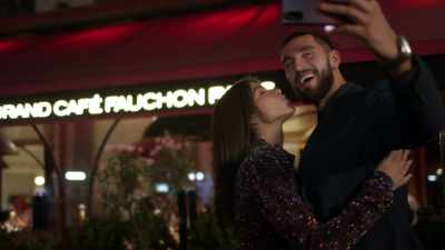 [ Woman singing in French ] - Love Trip: Paris