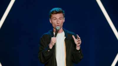 [woman squeals] - Trevor Wallace: Pterodactyl