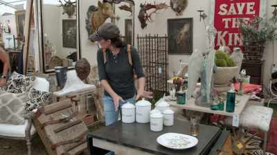 WOMAN: Um, I actually
just found those - Fixer Upper: Behind the Design
