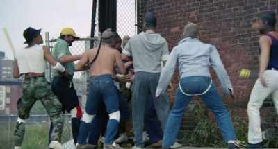 (woman whimpers)
(thugs taunt) - New York Ninja