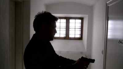 (WOMEN SCREAM) - Wallander