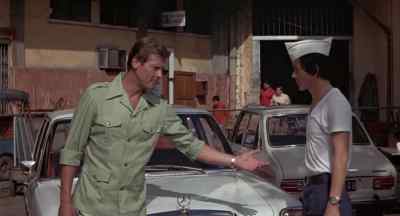 Women. Walkie-talkie. - The Man with the Golden Gun