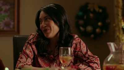 - Women's Christmas?
- It's an Irish tradition. - A Vineyard Christmas