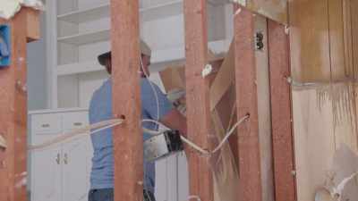 [ Wood crunches ] - Fixer Upper: Behind the Design