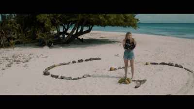 (wood thudding) - Castaways