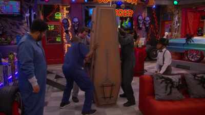 [Woody] Why do you hate me, Halloween? - That Girl Lay Lay
