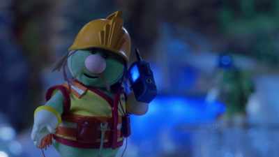 Work next to Carl
and refill the bowl king? - Fraggle Rock: Back to the Rock