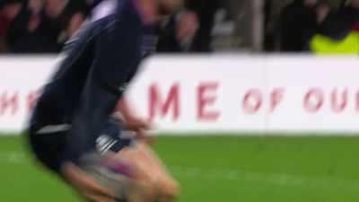 Working right between the goal. - Six Nations: Full Contact