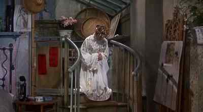 Would an empress do that? - The World of Suzie Wong