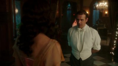 Would it be acceptable to dine - DC's Legends of Tomorrow