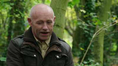 Would you do that, would you send
him there? If I won the lottery, - Britain's Tiger Kings - On the Trail with Ross Kemp