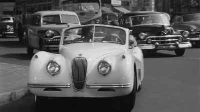 - Would you drive around once more?
- A pleasure. - It Should Happen to You