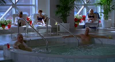Would it bother anyone if I worked on my cannonballs? - Home Alone 2: Lost in New York