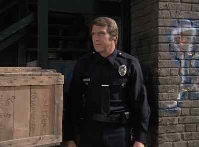 Would you look at that?
Banner's taking care of it for us. - The Six Million Dollar Man