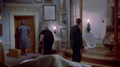 Would you put the bags
here, please? - Indiscreet