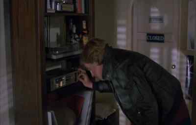 ♪ Wouldn't it be good ♪
♪ to live in your shoes ♪ - Gotcha!