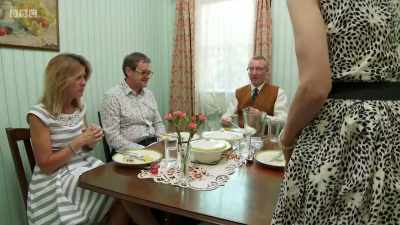 Wouldn't it be wonderful if there was a machine in the future - Back in Time for Dinner
