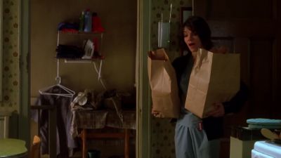 Wow Iook what I'm not cleaning up - Stir of Echoes