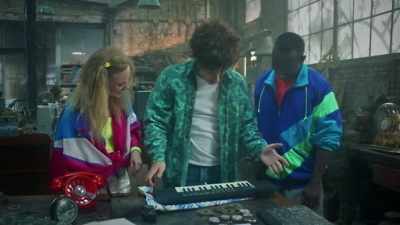 Wow. It's an electric piano? - Find Me in Paris