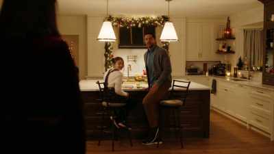 Wow, you look beautiful. - Mom's Christmas Boyfriend