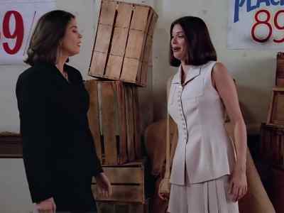 Wow, you look great. - Lois & Clark: The New Adventures of Superman