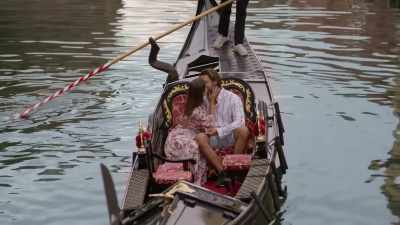 Wow, looks like love is in the air. - A Very Venice Romance