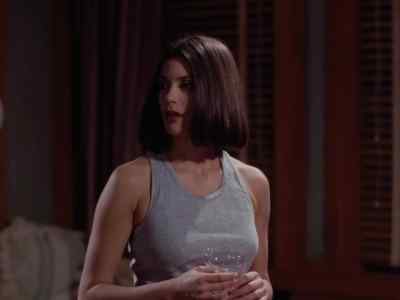 Wow, that must have been
one defective bulb. - Lois & Clark: The New Adventures of Superman