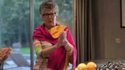 Wow.
SANDI AND PRUE CLAP - Extraordinary Escapes with Sandi Toksvig