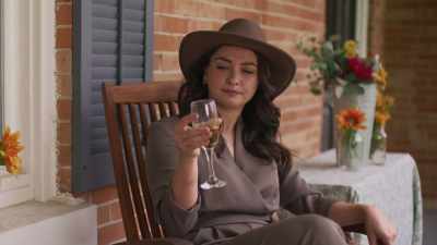 Wow! This Prosecco is delicious. - The Heiress and the Handyman
