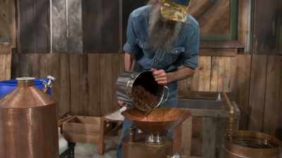 -Wow.
-[tim] frank is adding
so much pecans in there, - Moonshiners: Master Distiller