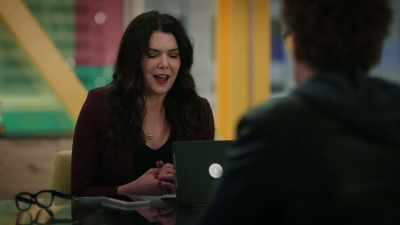 - Wow. Um...I...
[ chuckles ] - Zoey's Extraordinary Playlist
