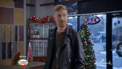 Wow, what a lovely basket. - Eight Gifts of Hanukkah