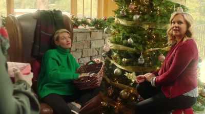 - Wow, what a wonderful tree! - Dear Christmas
