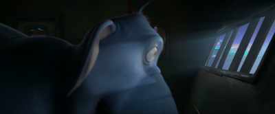 - Wow, wide load coming through.
- [laughs] - Hitpig!