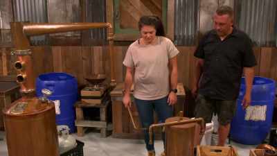 Wow, wow. - Moonshiners: Master Distiller