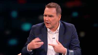 Writer-perfomer, because a writer
is generally, in my mind, - Norm Macdonald Has a Show