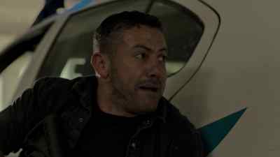 - Wyatt, moving! - Strike Back
