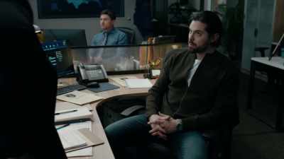 - Ξέρετε, έλαβα
ένα τηλεφώνημα από τον Joe Callahan - Tipline Mysteries: Dial 1 for Murder