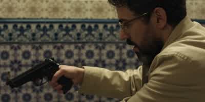 ¿Y el policía? - A Time for Bravery