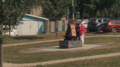 Y este monumento también está dedicado... - The Tattooist’s Son: Journey to Auschwitz