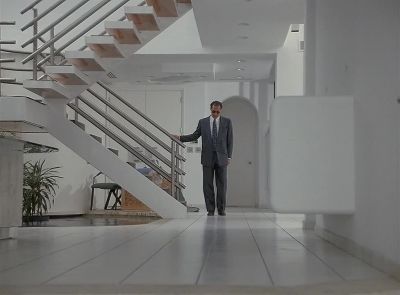 {y:i}[Door Opens, Closes] - Miami Vice