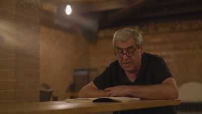 Y para ella
esa vida sencilla era... - The Tattooist’s Son: Journey to Auschwitz