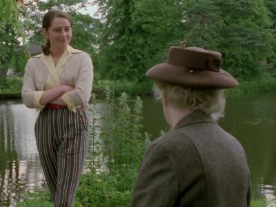 Y u're a real pr t type aren't y u - Agatha Christie's Miss Marple: They Do It with Mirrors