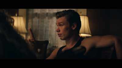 - Y--Yes, yes, house is ruined.
Ooh. - Deadly Class