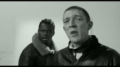Y'a du champagne, du martini, du baccardi... - La Haine