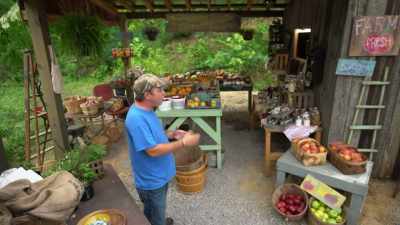 Y'all going to have
three minutes. - Moonshiners: Master Distiller