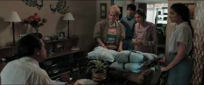Yasmeen, Javed, help her. - Blinded by the Light