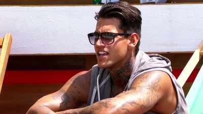 ‐Yay!
‐Also in joint third place,
Katie and Adam. - Love Island