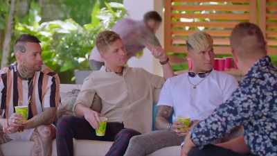 - Yeah, 100%.
- Bit of double date, eh?
- Wee double date, I reckon. - FBOY Island NZ
